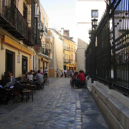 Residencia Universitaria San Jose Малага Екстериор снимка