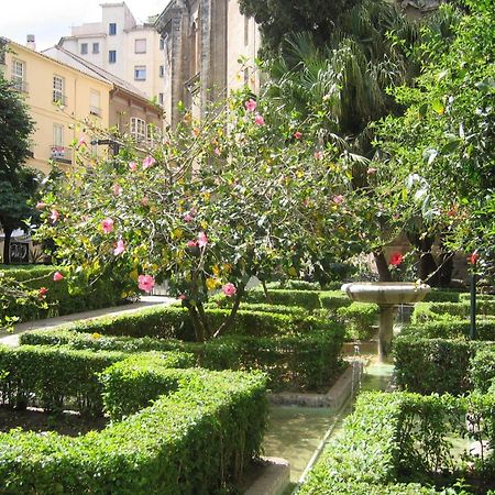 Residencia Universitaria San Jose Малага Екстериор снимка